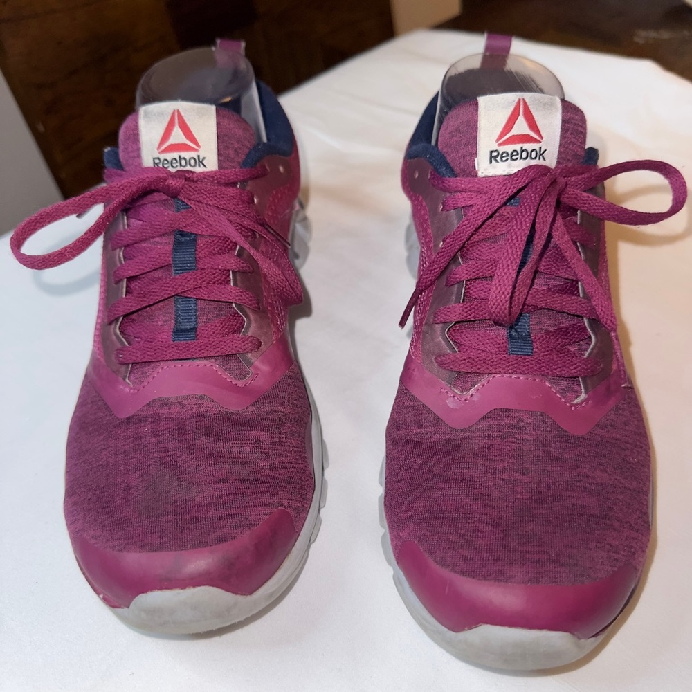 REEBOK SNEAKER SIZE 8  PRE OWNER HOME FREE SMOKE